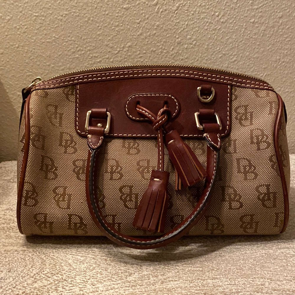 HUGE STEAL!!! Dooney & Bourke Never Worn Purse!